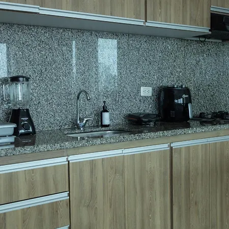 Penthouse Con Balcon Y Vista Al Mar Cerca Del Centro Historico Apartment *