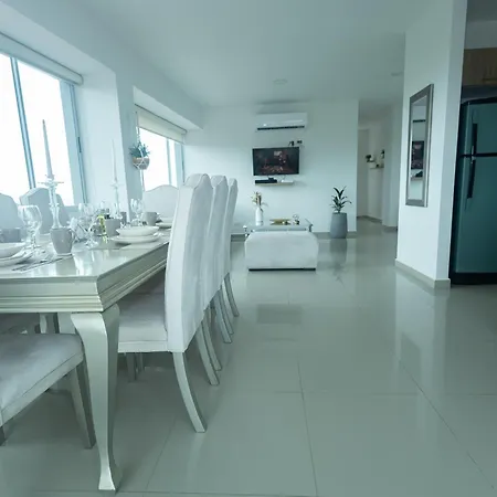 Penthouse Con Balcon Y Vista Al Mar Cerca Del Centro Historico Apartment *
