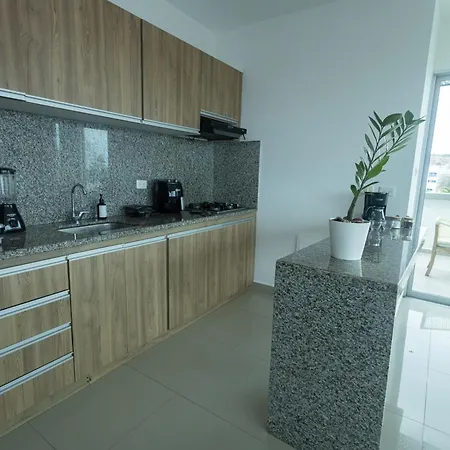 Penthouse Con Balcon Y Vista Al Mar Cerca Del Centro Historico Apartment *